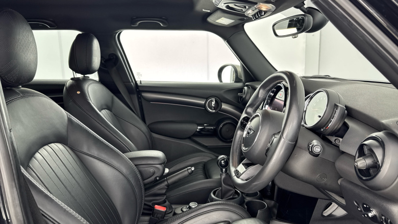 MINI Hatchback 1.5 Cooper Exclusive 5dr Petrol Hatchback